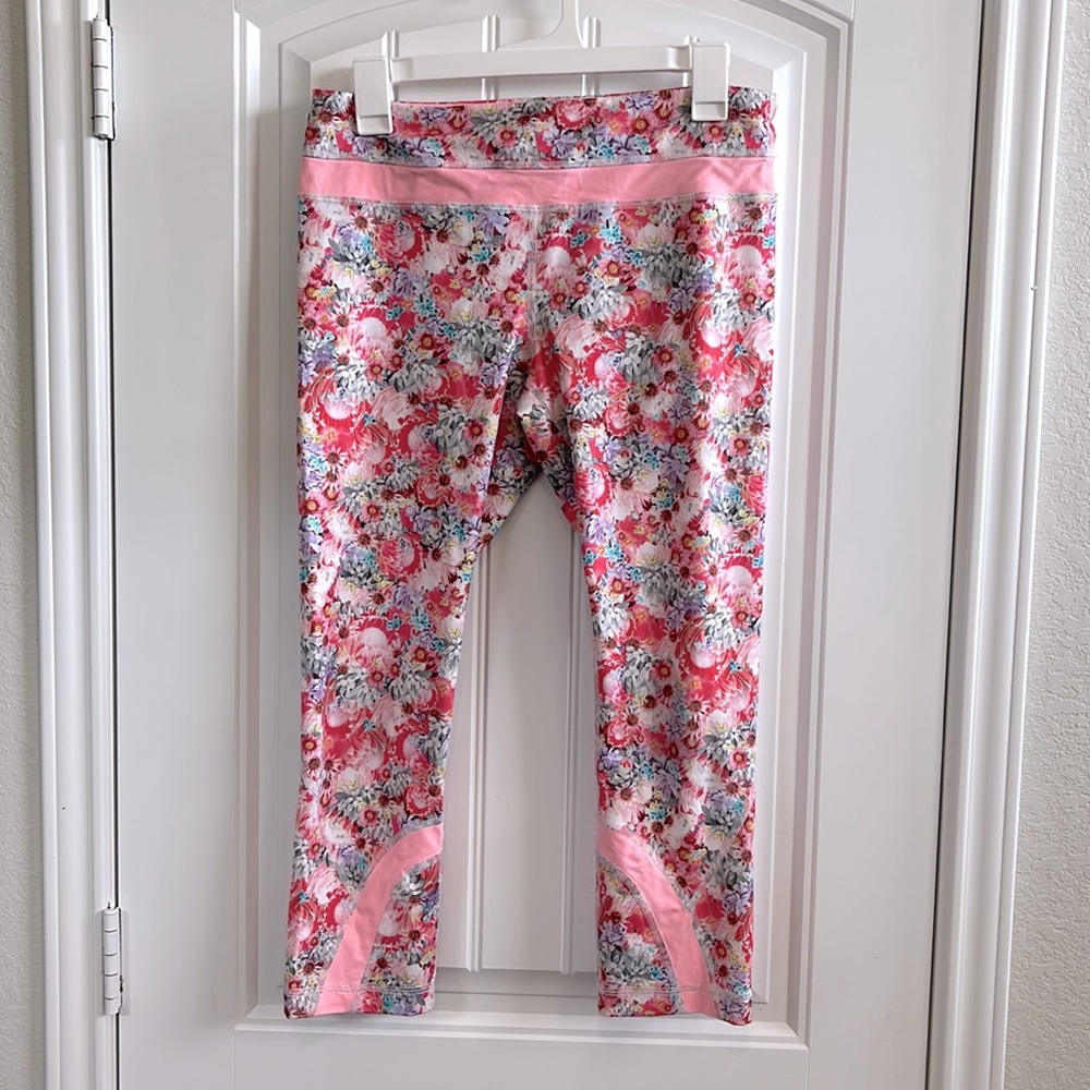 Lululemon Vintage Pink Floral Tights! 🌸🌺🌻